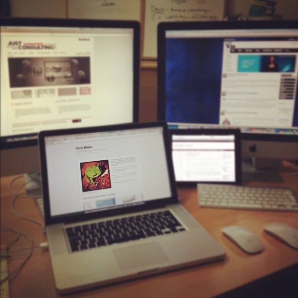 Chrisbruno.co Apple Obsessed Workstation