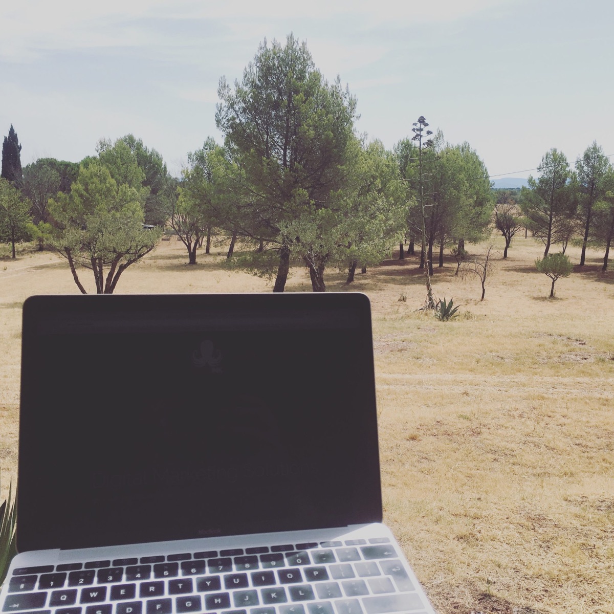 Leave it all behind - Laptop Lifestyle for me